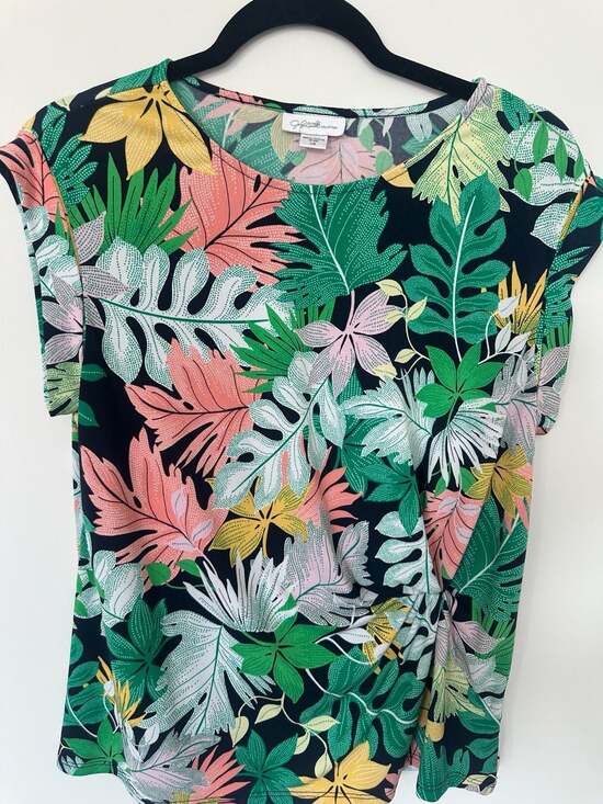 Jaclyn Smith Collection Tops - Jaclyn Smith Collection Women's Tropical Leaf Print Short Sleeve Knot Front T-Sh